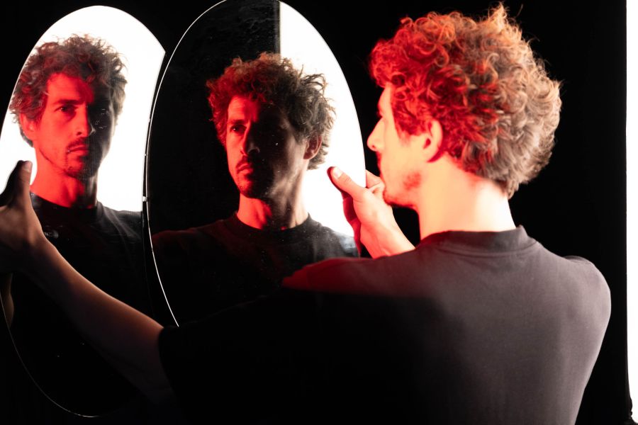 DELONGA NOITE - um ato de espera