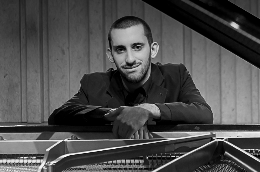 CICLO MÚSICA ATRAVÉS DO TEMPO •JOSÉ PEDRO RIBEIRO  RECITAL DE PIANO