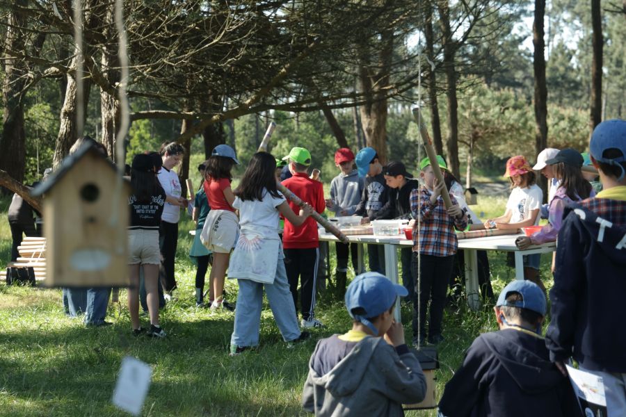 No Parque do Buçaquinho em Esmoriz há Gigantes Invisíveis no 25 Abril 