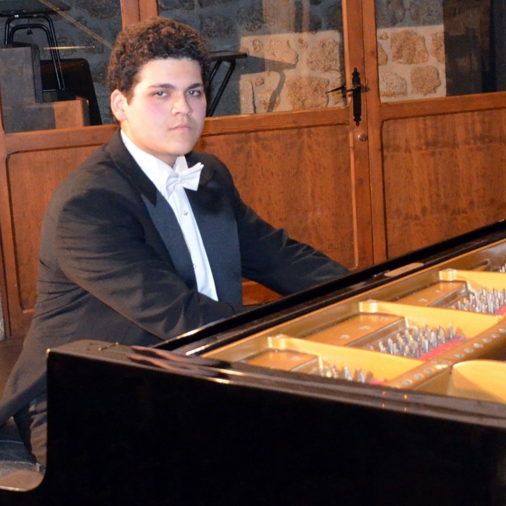 Concierto de Año Nuevo por la Paz con el joven pianista Edwin Zúñiga