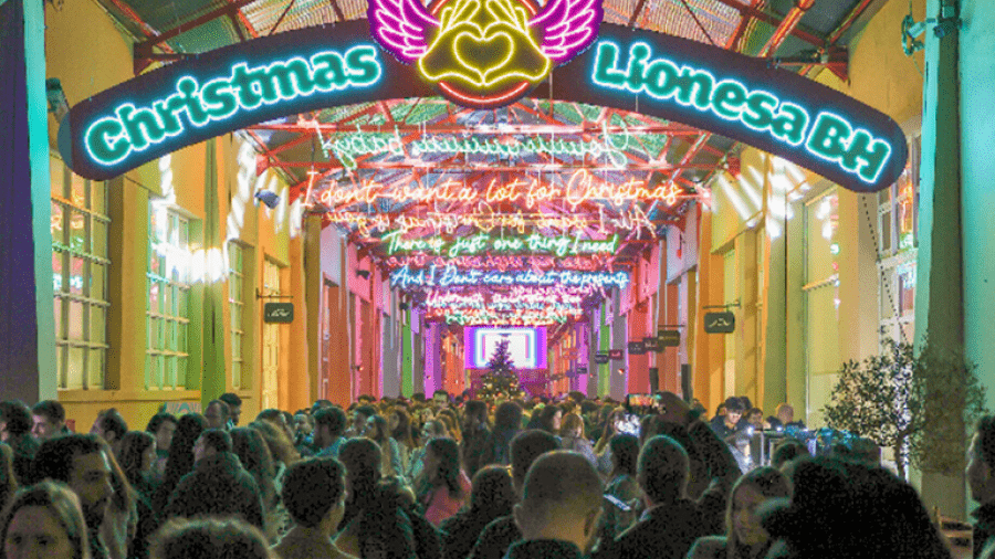 Natal ganha vida em Matosinhos: luzes, música e comunidade no primeiro “Christmas Switch On” do Lionesa Business Hub 