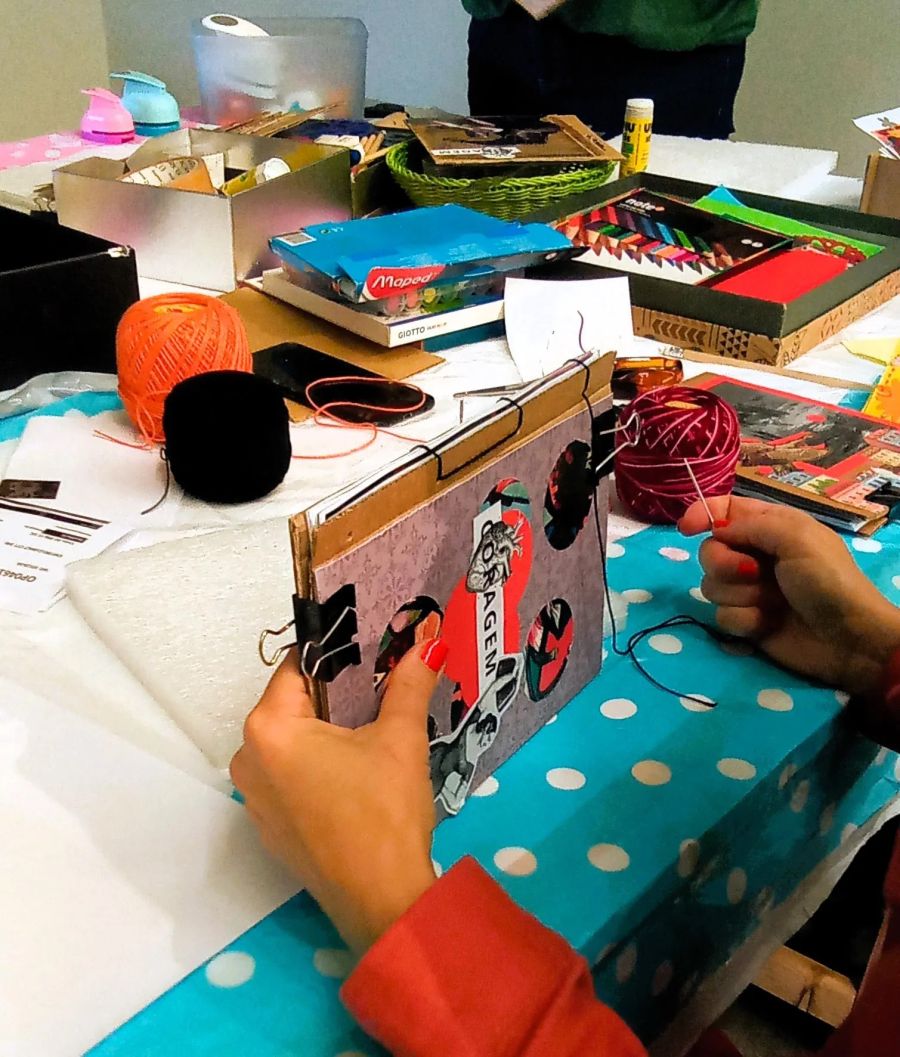 Oficina de produção de livros artesanais