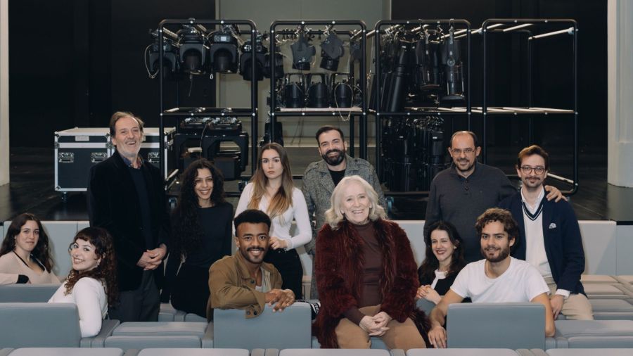 Amor é um fogo que arde sem se ver