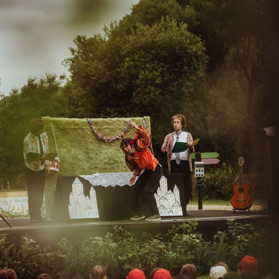 O SR. TIGRE TORNA-SE SELVAGEM - pelo Bicho Papelão