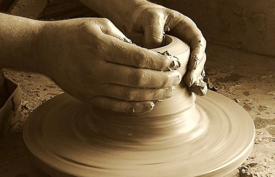 Oficina Tradicional de Olaria | Traditional Pottery Workshop