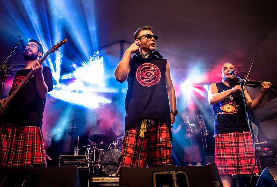 LOS NIÑOS DE LOS OJOS ROJOS (EXTREMADURA / ESPAÑA)