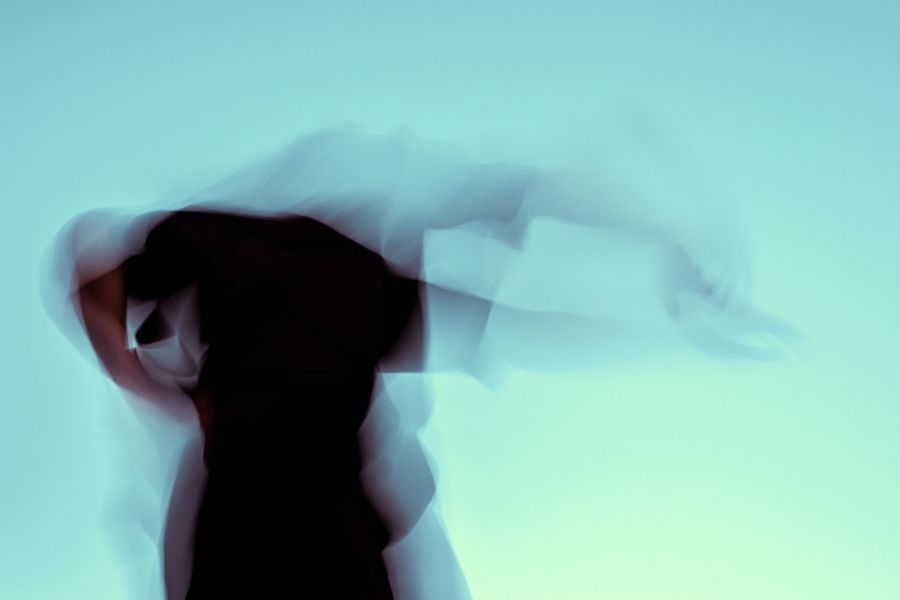 DELONGA DIA - um ato de espera