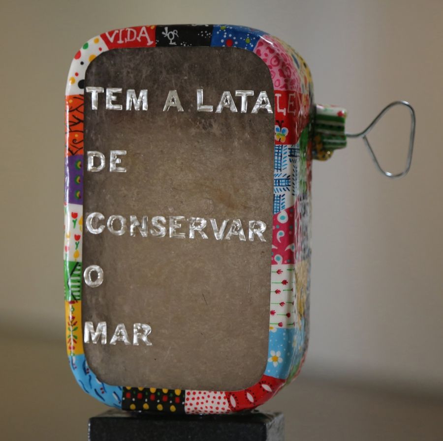 'Tem a lata de conservar o mar?' Exposição de Teresa Paulino no Designer Outlet Algarve