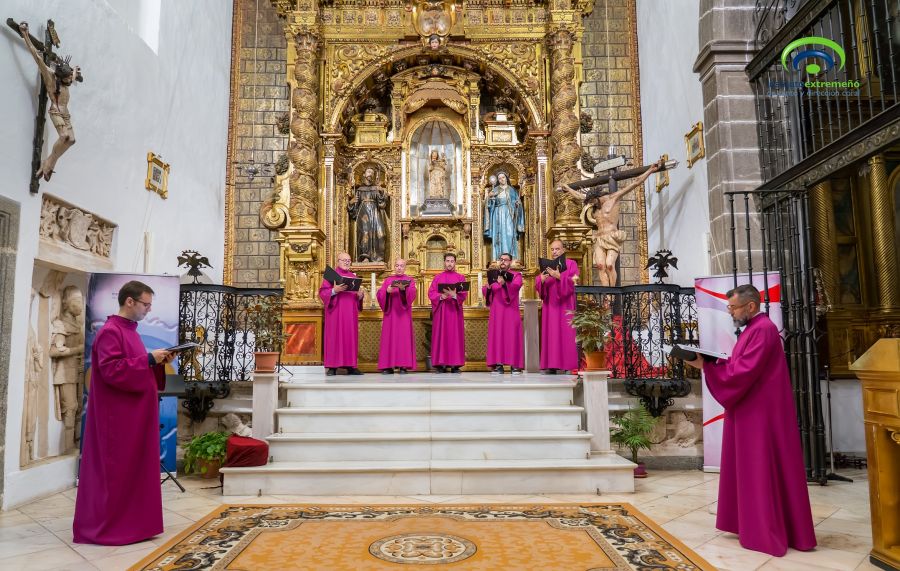 CONCIERTO SCHOLA CANTORUM EXTREMATURENSIS POR EL DÍA INTERNACIONAL DEL CANTO CORAL