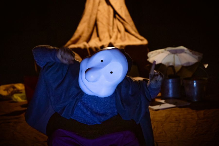 O Farol e o Uivo do Lobo