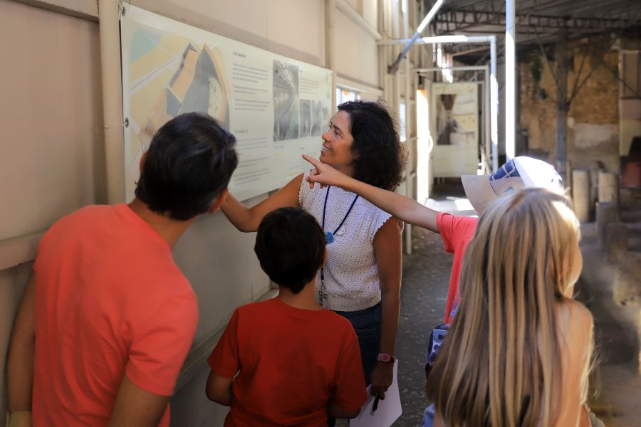 Visita Orientada • Um teatro com quatro vidas