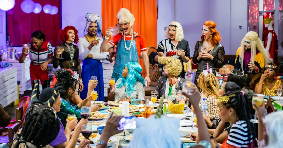Aula de Culinária e Festa com Drag Queens!