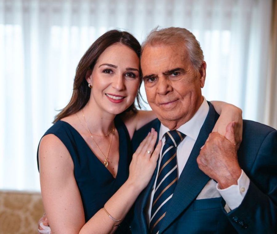 CÁTIA E LEONEL SIMÕES APRESENTAÇÃO DA BIOGRAFIA 'DO ZERO AO IMPÉRIO'