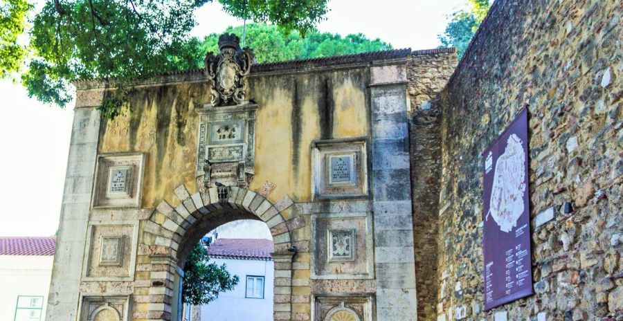 Roteiro Bairro do Castelo, da fundação à reconquista de Lisboa
