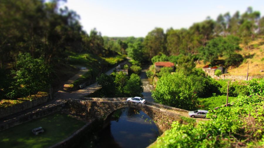 On the Hidden Banks of the Leça