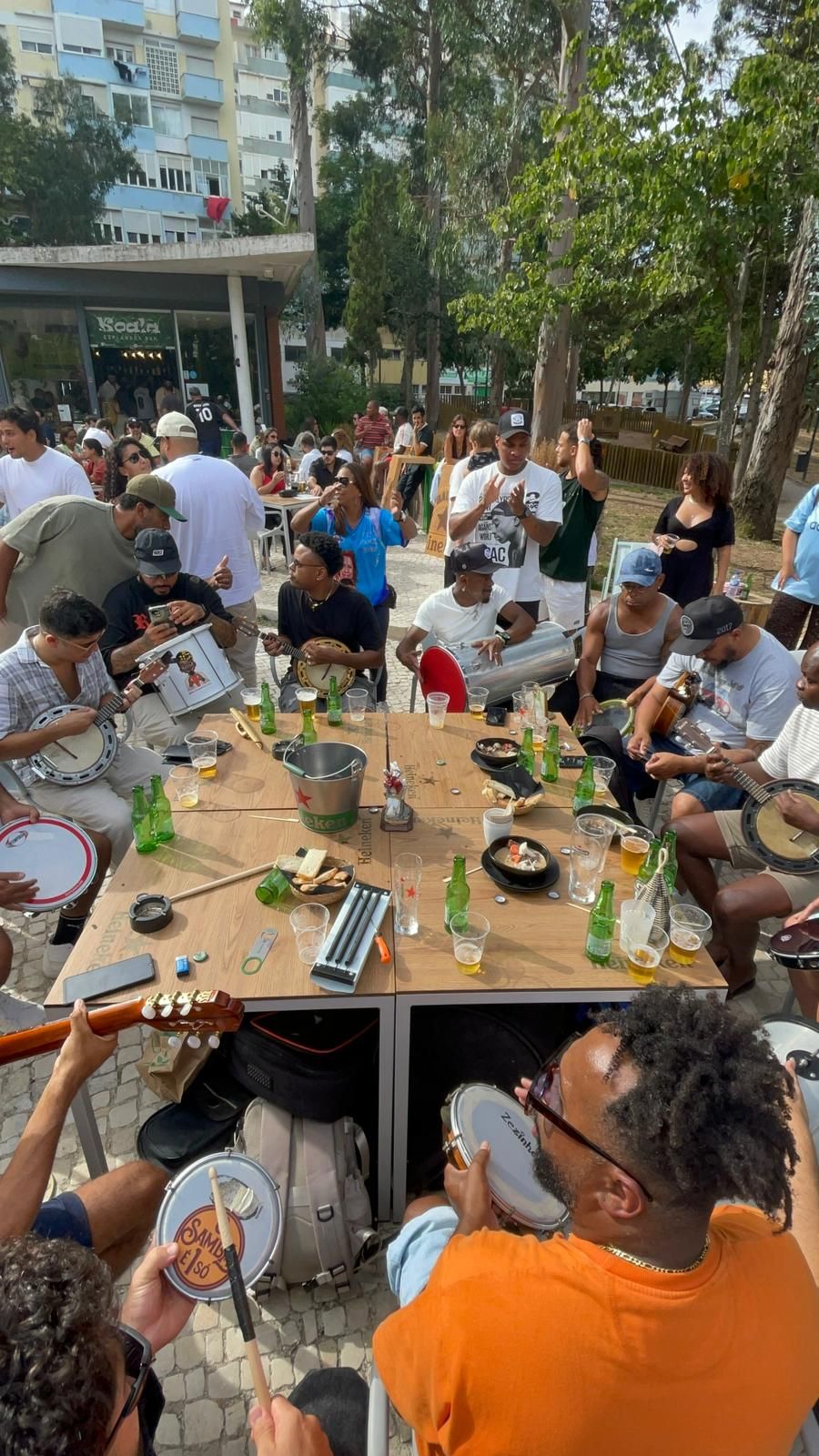 Mesa Brasileira Samba em Portugal 