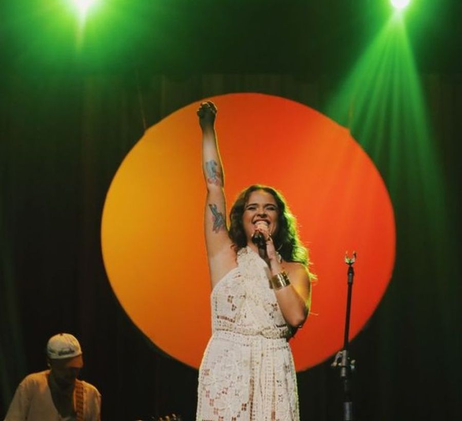 CAMILA MASISO,a celebrar 15 anos de carreira, a cantora conversa com Ivan Lima @oquecresciouvindo