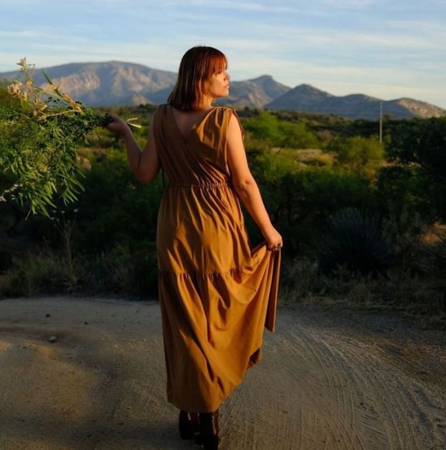 MIA TOMÉ canta e diz a poesia de Emily Dickinson Lançamento do novo álbum'Há Um Herbário No Deserto' Conversa moderada por Raquel Morão Lopes (Antena3)