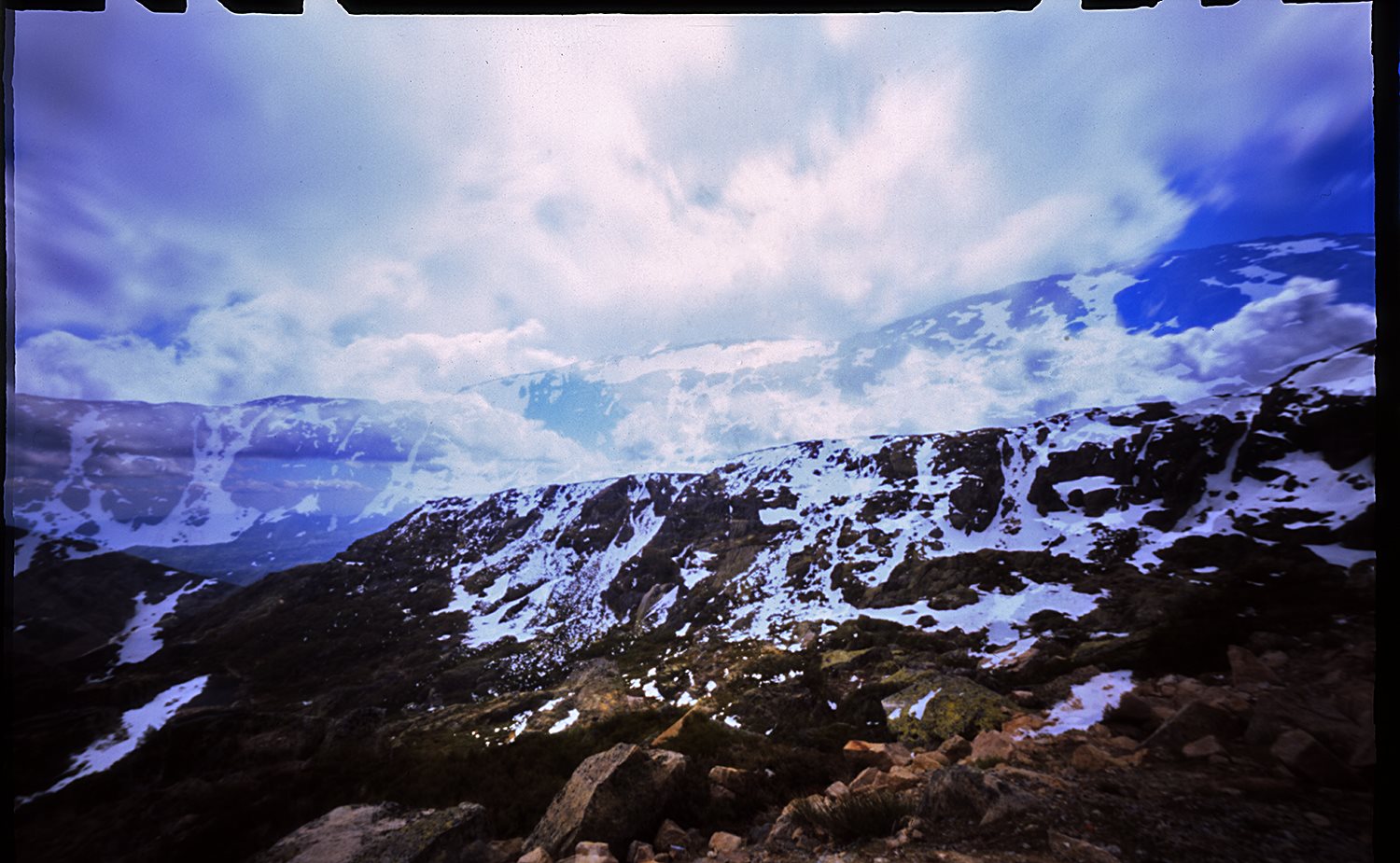 Workshop de fotografia pinhole - 'Fotografar com uma lata e um furo'