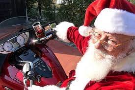 Chegada do passeio de mota de Pais Natal com distribuição de lembranças pelo Moto Clube de VRSA