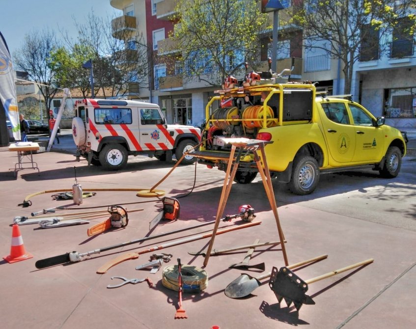 Exposição e demonstração de maquinaria e equipamentos florestais