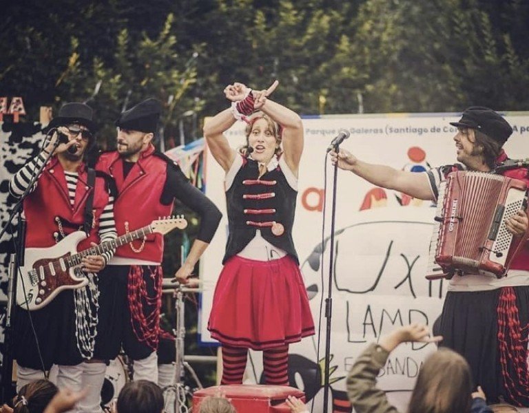 Astronauta sideral de Uxía Lambona e a Banda Molona