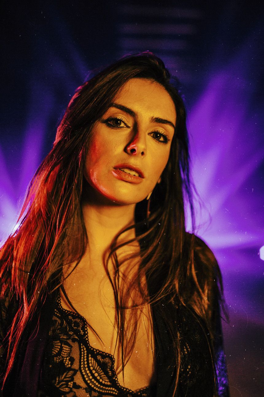 Carolina Torres - Viana Bate Forte