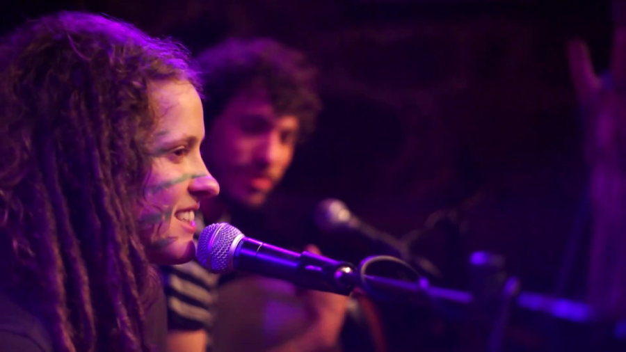 Zeltia Irevire +Alunizadas