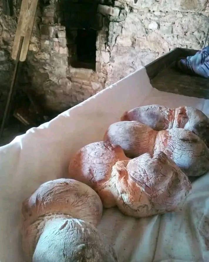 Pão quente na Aldeia 