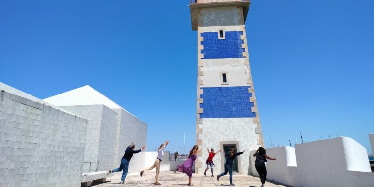 Dia Internacional dos Museus | 'Farol em movimento', dança em grupo no Farol de Santa Marta