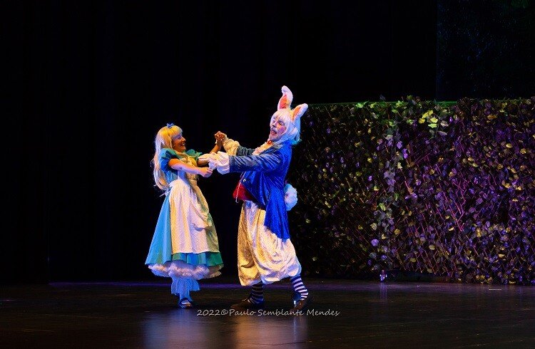 Teatro Musicado: Alice no Pais das Maravilhas pelo GATEM, COOPERATIVA CULTURAL CRL