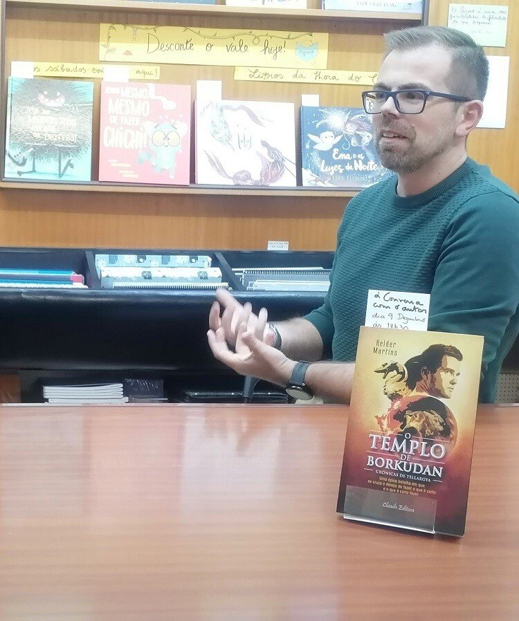 Entre Leitores: Encontro com o Autor Hélder Martins com a particapação do Mestre Valter Roberto Cruz