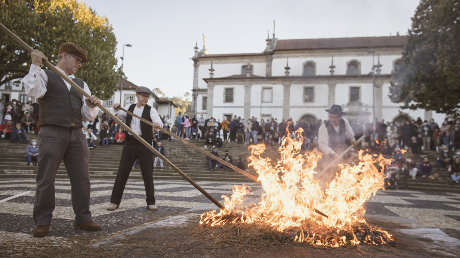 Magusto tradicional na Praça Brandão de Vasconcelos