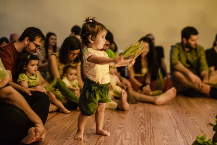 'Casca-Miolo' - Oficinas - Espetáculo para bebés, crianças pequenas e famílias