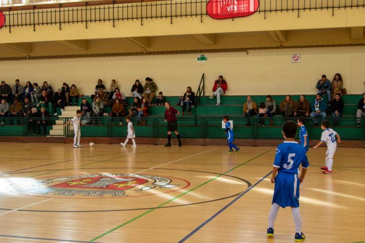 Futsal categoria de “Traquinas” em destaque no Programa Encontros Desportivos Concelhios – XIRA2024