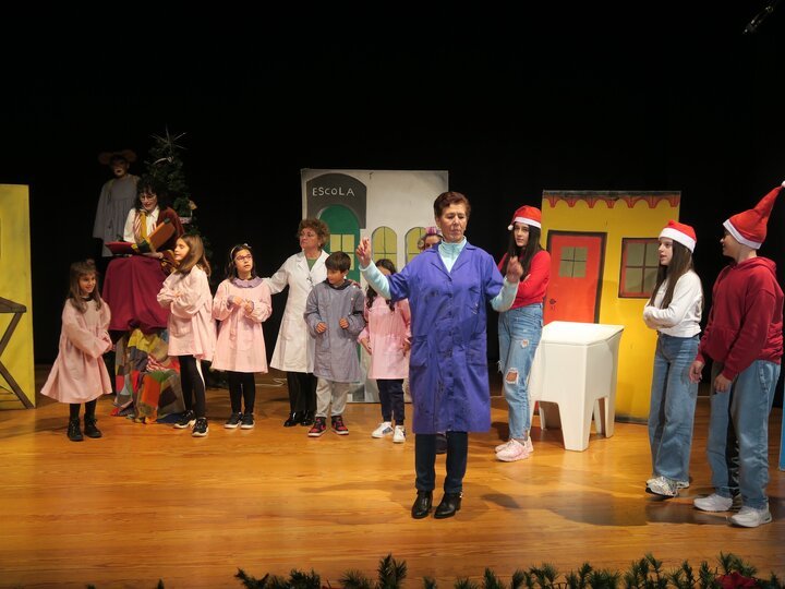 Peça de teatro  apresentada pela Escola  Municipal de Teatro de Vinhais