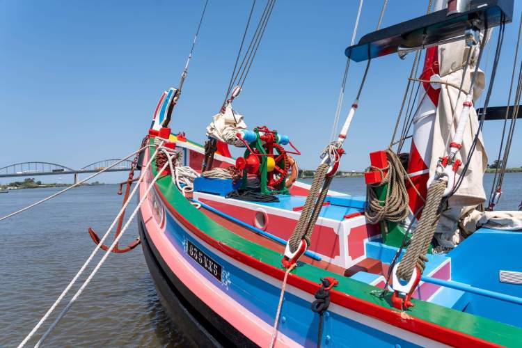 O Barco Varino “Liberdade” está de parabéns e recebe a sua visita no dia 25 de Abril!