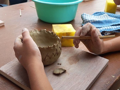 MUSEU AO AR LIVRE: OFICINA DE DESENHO A CARVÃO, por Mara Taquelim