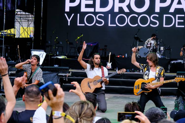 Pedro Pastor y Los Locos Descalzos en Bueu