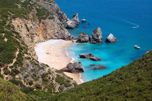 Caminhando na Praia do Cavalo e na Cova da Mijona