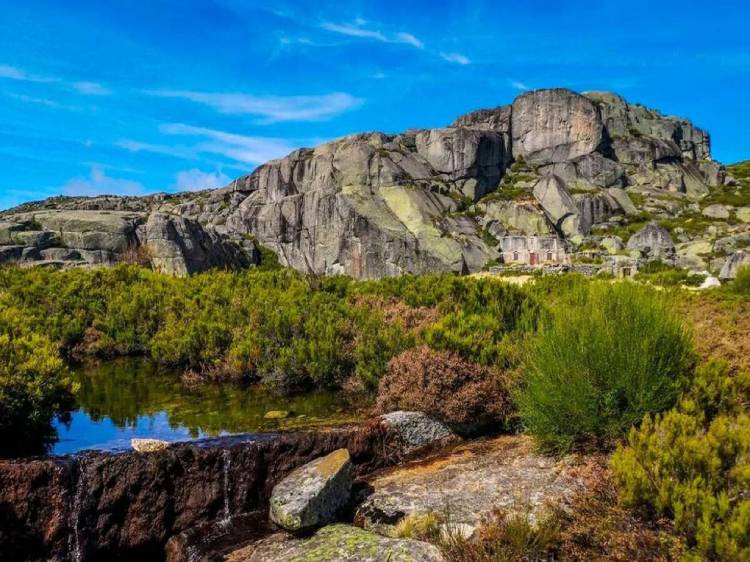 Caminhando na Serra da Estrela: Rota das Lagoas e Nave da Mestra