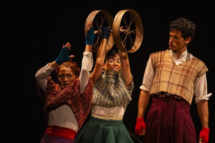 CHOVEM AMORES NA RUA DO MATADOR  - TEATRO