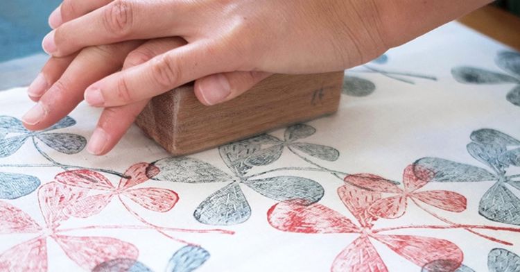 Estamparia Manual em Tecido Block Printing/Carimbos com Atelier Karaka