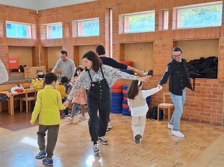 Oficina Criativa «Quem Dança um Conto...»