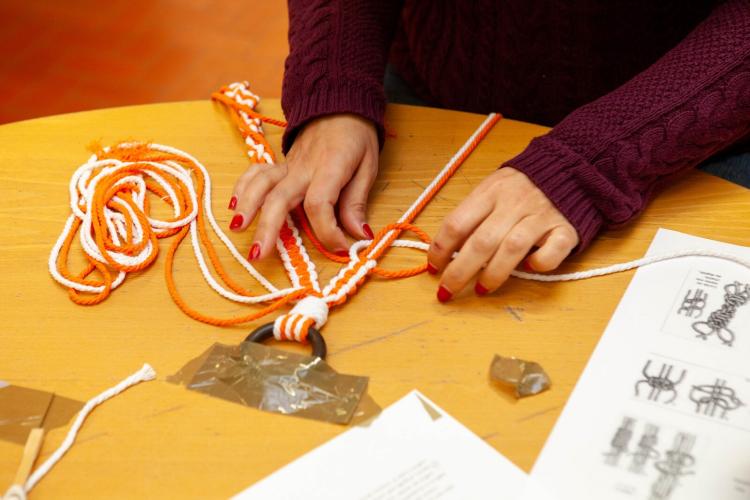 Mostra de trabalhos realizados no Workshop de Macramé