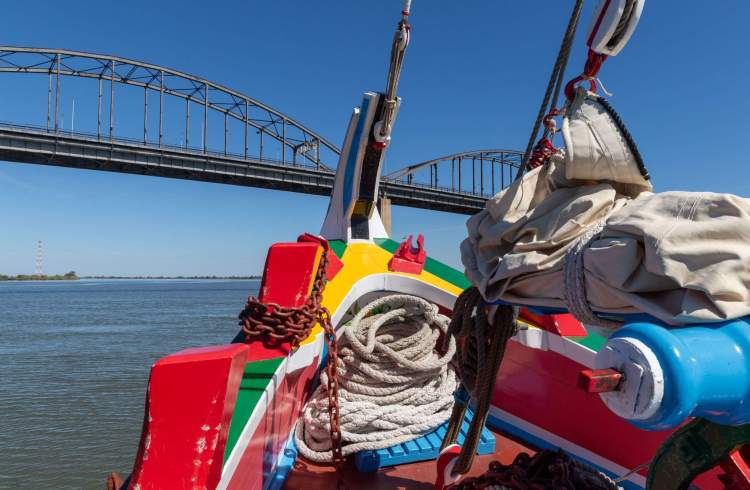 (ESGOTADO) Turismo Fluvial | Visitas ao Barco Varino Liberdade