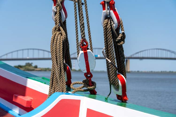 (ESGOTADO) Turismo Fluvial | Visitas ao Barco Varino Liberdade