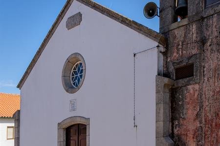 VISITA COMENTADA À ESTAÇÃO DA GUARDA-GARE - Percursos. Para ir, descobrir e sentir, conduzidos pelo historiador de arte Carlos Caetano