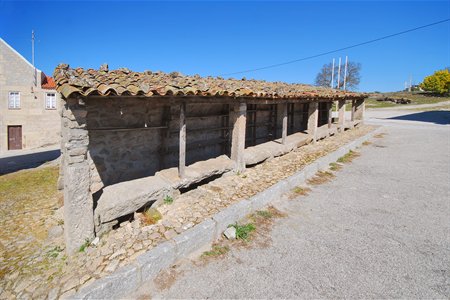 VISITA COMENTADA A GAGOS, JARMELO S. PEDRO - Percursos. Para ir, descobrir e sentir, conduzidos pelo historiador de arte Carlos Caetano