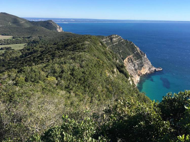 Caminhando na Falésia da Serra do Risco